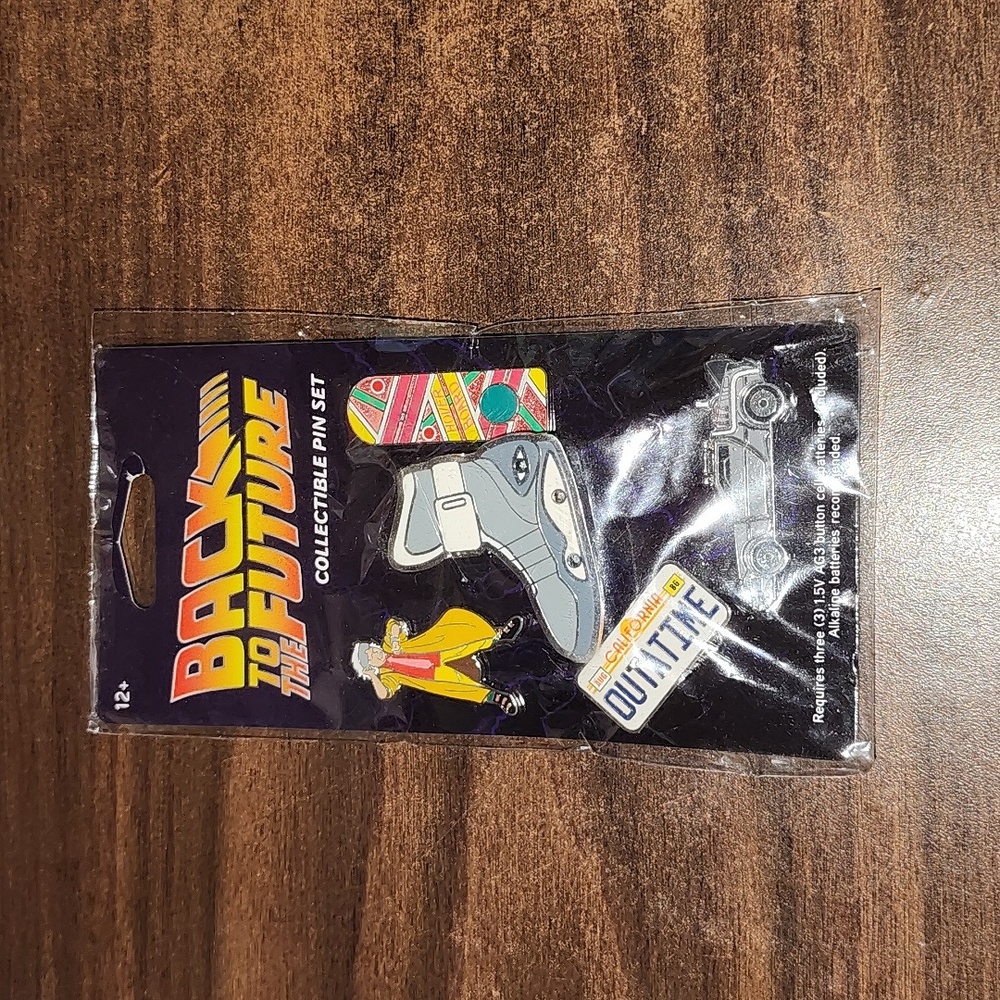 BNWT- Back To The Future - Collectable Pin Set